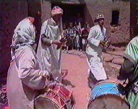 hay hay hay 3la dada hta hiya katgangan sa77a koyatti ba9a chada a tbarkalah 3likk a dada